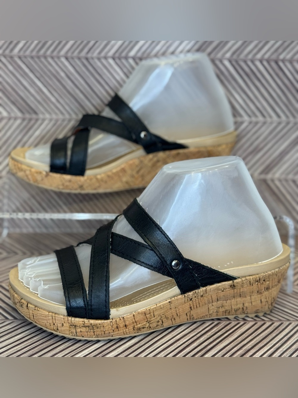 CROCS A-Leigh Mini Wedge Sandal Black Leather straps Cork Wrapped Platform